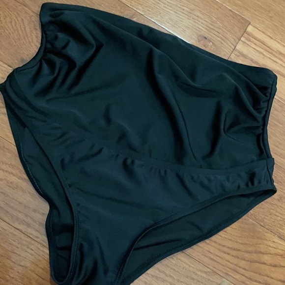 New S Black maternity swim bottom - Picture 2 of 4
